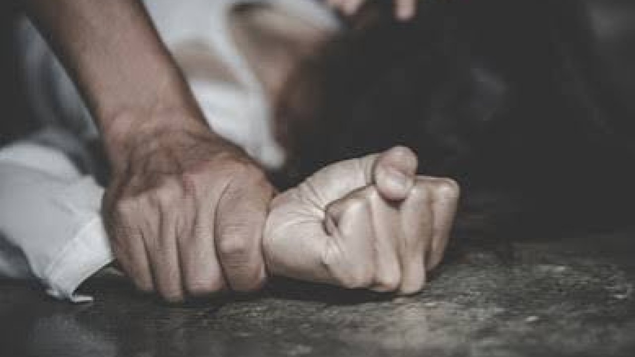CRIME : టీసీ ఇస్తానని పిలిచి.. విద్యార్థినిపై ప్రిన్సిపల్ లైంగికదాడి!