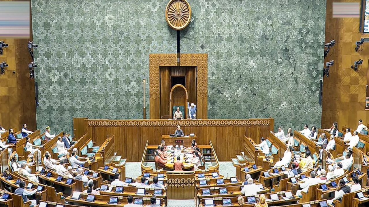 Parliament Session: పార్లమెంట్ వర్షాకాల సమావేశాలకు ముహూర్తం ఖరారు.. కీలక చట్టాలకు రంగం సిద్ధం!..