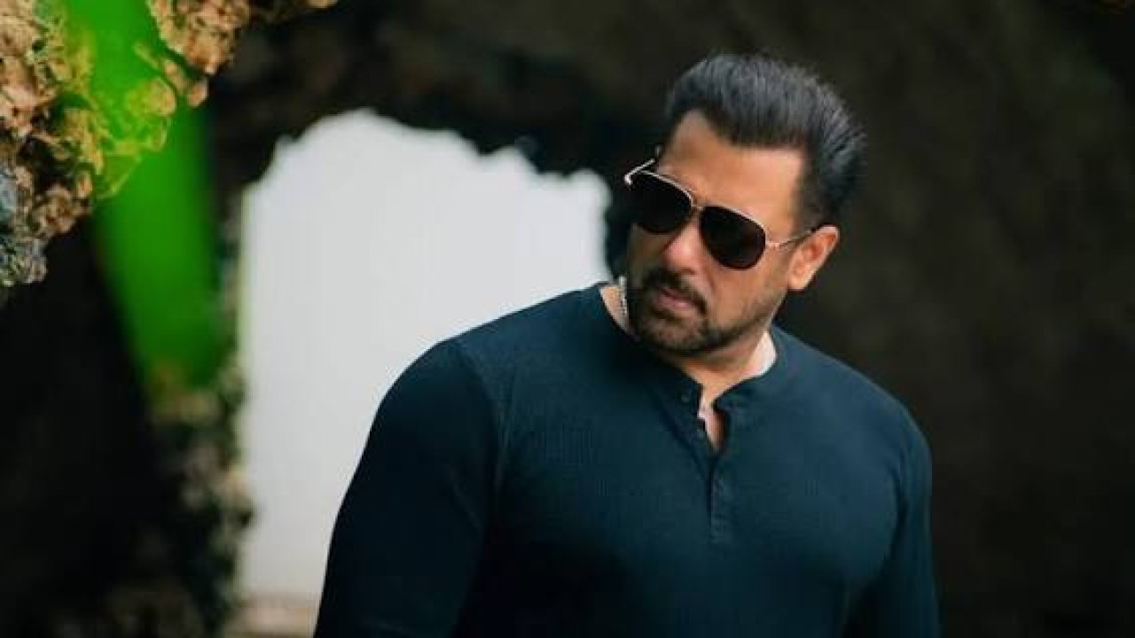 Salman Khan : మోడీ చూసుకుంటారు.. విద్యార్థులంతా ఇళ్లకు వెళ్లిపోండి : సల్మాన్ ఖాన్