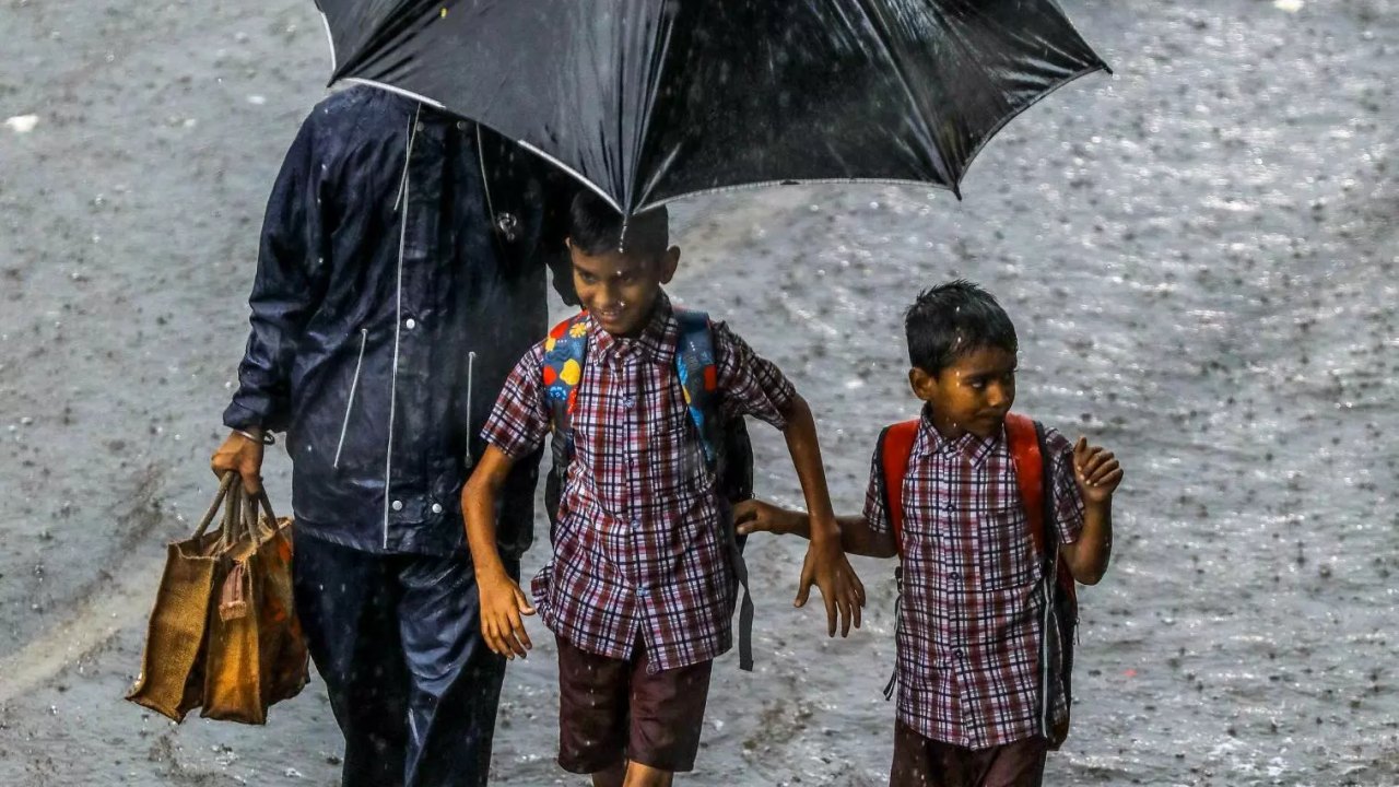 Rain Alert: అల్పపీడనం ఎఫెక్ట్.. నేడు పలు జిల్లాల్లో వానలు!..
