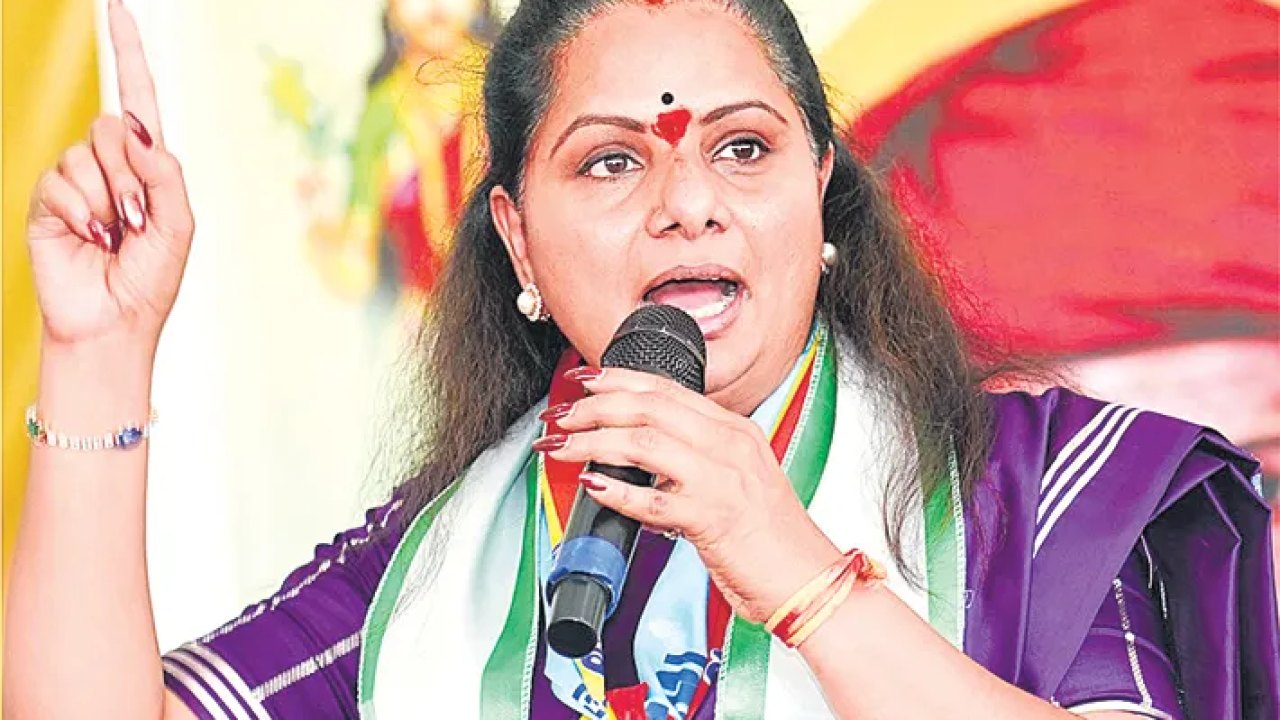 Kavitha :  ఏదైతే అది చూసుకుందాం.. ఈసీ లేఖపై కవిత ఆగ్రహం!