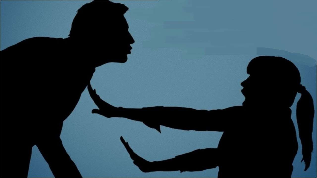 బాలికను ప్రమాదంలో పడేసిన సోషల్ మీడియా పరిచయం.. చివరికి ఏం జరిగిందంటే?