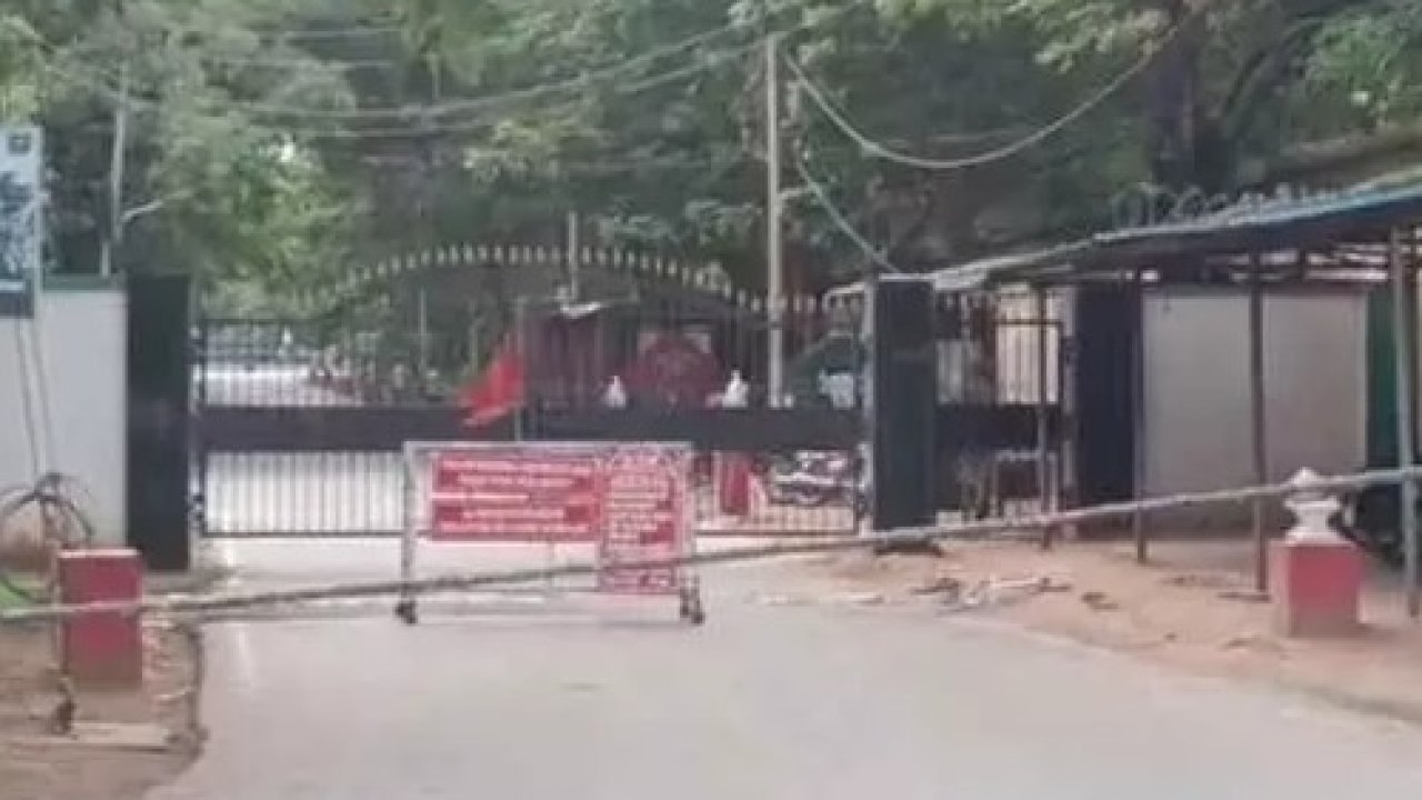 HYD : మద్రాస్ రెజిమెంట్లో నాలుగు ఏకే 47 తుపాకులు చోరీ!