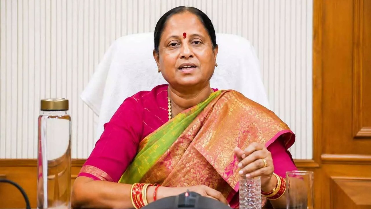 Breaking : ఢిల్లీకి బయలుదేరిన మంత్రి కొండా