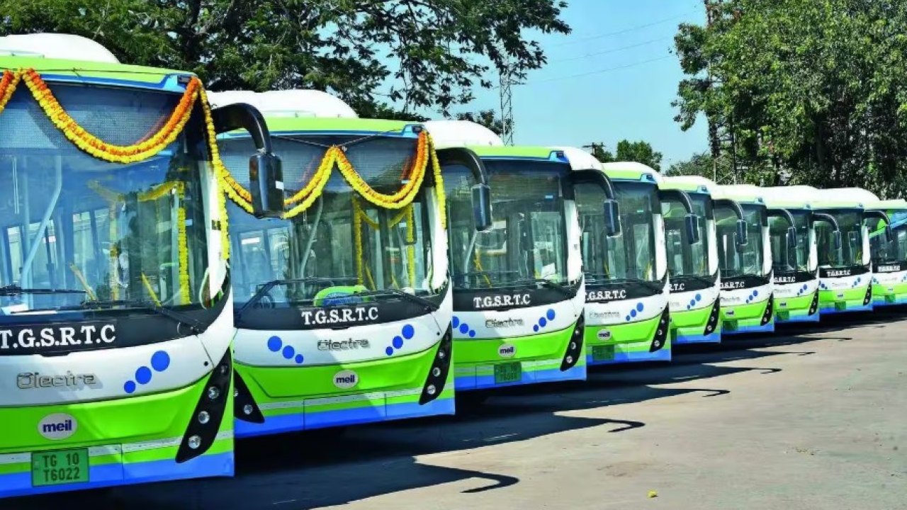 TGRTC: తెలంగాణ ఆర్టీసీ కొత్త ప్రయోగం.. బస్సుల్లో మెట్రో తరహా ఏర్పాట్లు!