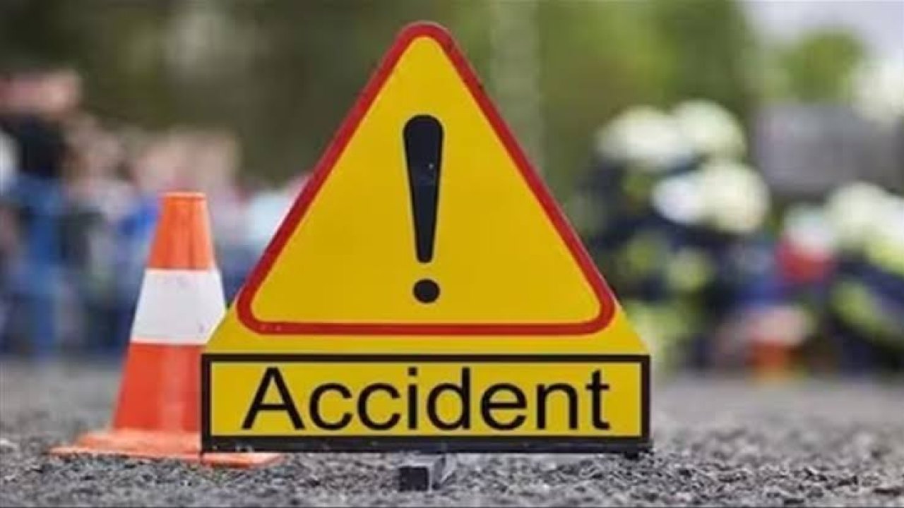 Accident: నిత్యం రక్తసిక్తమవుతున్న రహదారులు..రోడ్డు ప్రమాదంలో మరో వ్యక్తి మృతి!..