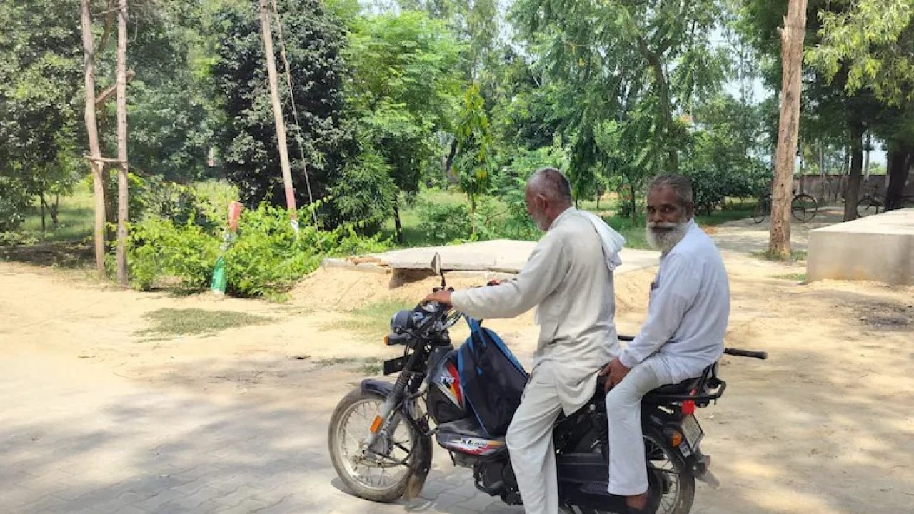SIR Effect: 35 ఏళ్ల తర్వాత అన్నదమ్ములను కలిపిన "సర్"