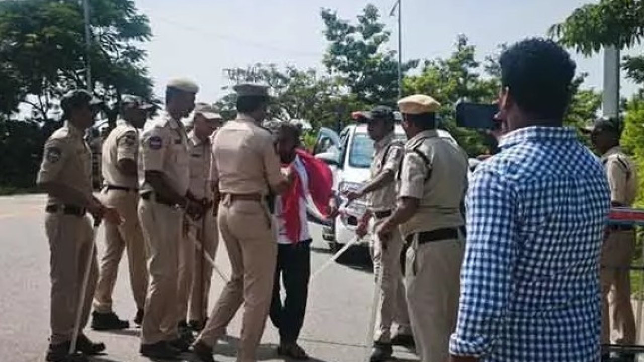 Congress : కేసీఆర్ ఫాంహౌస్ ముట్టడికి కాంగ్రెస్ పిలుపు.. ఎర్రవల్లిలో టెన్షన్ టెన్షన్
