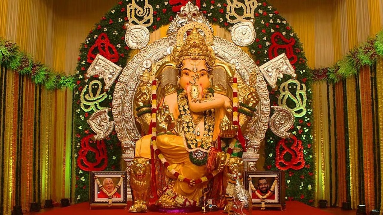 Mumbai Mahaganpati : దేశంలోనే రిచెస్ట్ గణపయ్య.. రూ.703 కోట్ల ఇన్సూరెన్స్.. 66 కేజీల బంగారంతో అలంకరణ