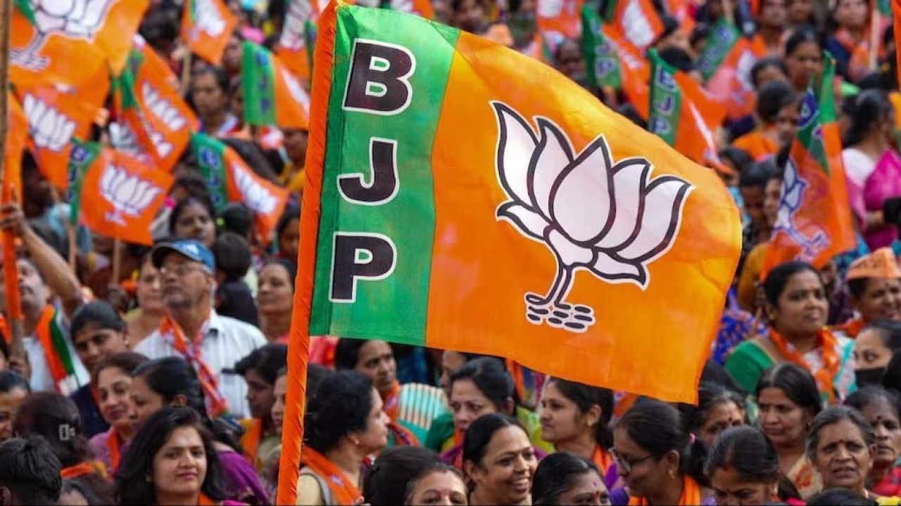 Medak BJP: మెదక్ బీజేపీలో ముదిరిన లడాయి.. జోడెడ్లా? కొమ్ముల పోట్లాటా?