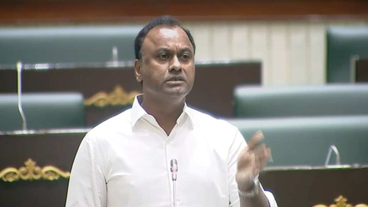 ఇందిరమ్మ ఇంటికి రూ.5లక్షలు చాలట్లేదు.. సొంత ప్రభుత్వంపై ఎమ్మెల్యే కామెంట్స్!