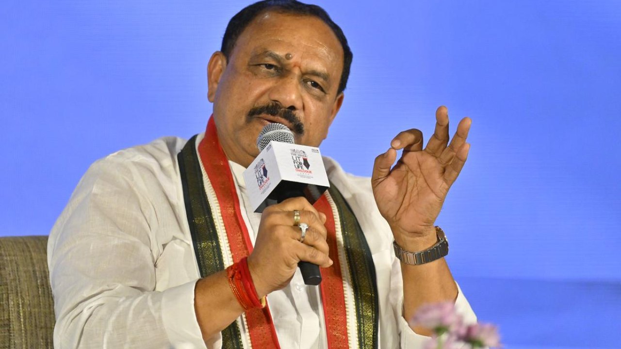 TG: కేసీఆర్పై మహేశ్కుమార్గౌడ్ ఫైర్.. ప్రతిపక్ష నేత హోదాకు న్యాయం చేయాలని డిమాండ్!