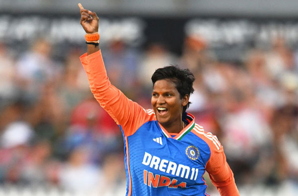 Womens T20: దీప్తిశర్మ సరికొత్త చరిత్ర.. ప్రపంచంలోనే టాప్ వికెట్ టేకర్‌గా రికార్డు!