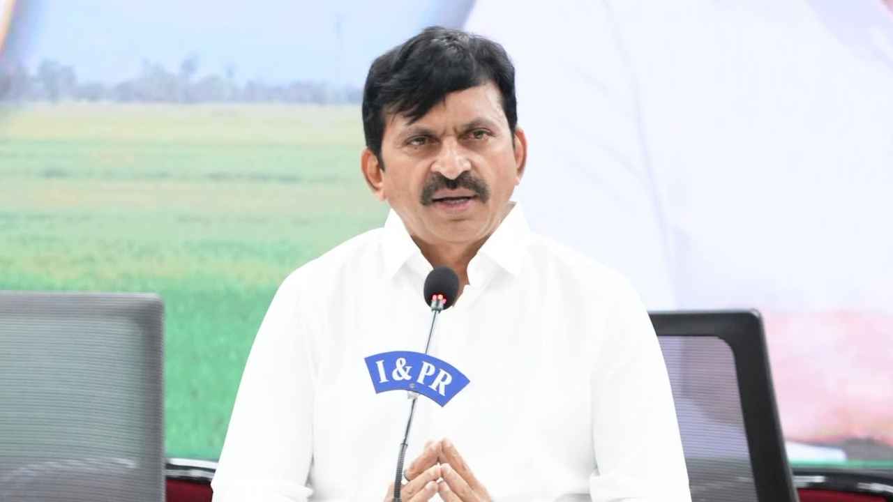 Ponguleti Srinivas Reddy: కేంద్రం ఒక్క రూపాయి కూడా ఇవ్వలేదు, అయినా పేదవాడి సొంతింటి కలను సాకారం చేస్తాం-మంత్రి పొంగులేటి