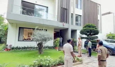 BRS : హరీశ్ రావు హౌస్ అరెస్టు.. భగ్గుమన్న బీఆర్ఎస్ నేతలు