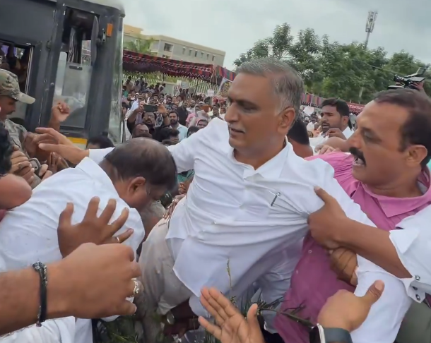 హనుమకొండలో తీవ్ర ఉద్రిక్తత.. మాజీ మంత్రి హరీశ్ రావు అరెస్ట్.. కాలినడకన పీఎస్కు తరలింపు!
