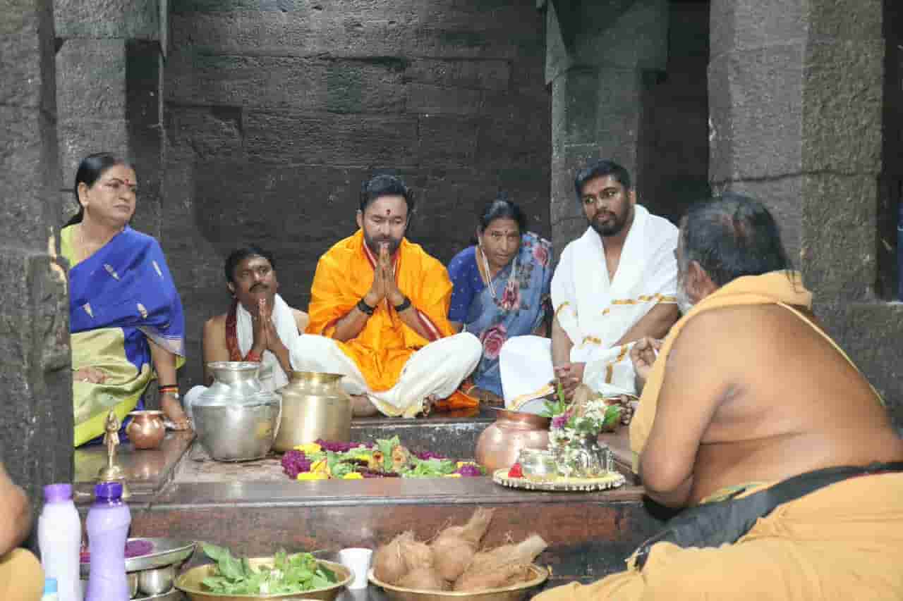 TG : ఆలంపూర్‌లో కేంద్రమంత్రి ప్రత్యేక పూజలు