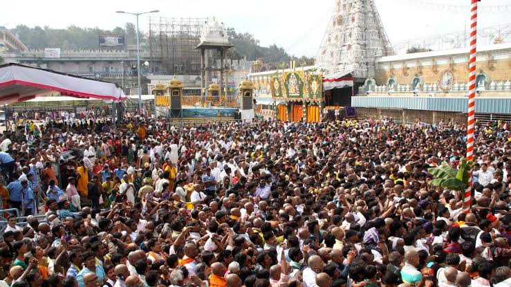TTD : తిరుమల శ్రీవారికి భక్తులకు బిగ్ అప్డేట్.. ఇలా అస్సలే చేయొద్దు