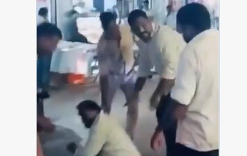 TG : స్వీట్ పంచాయితీ..కొట్టుకుంటూ ఈడ్చుకెళ్లిన పోలీసులు