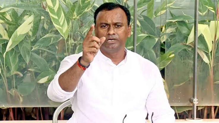 Munugode MLA: మీడియాకు రాజగోపాల్ రెడ్డి స్ట్రాంగ్ వార్నింగ్..