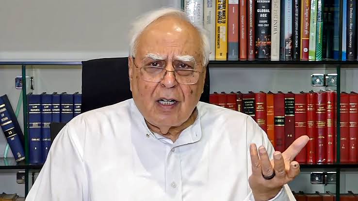 National : పార్టీ ఫిరాయిస్తే 10 ఏళ్లు  నిషేధం విధించాలి : కపిల్ సిబల్