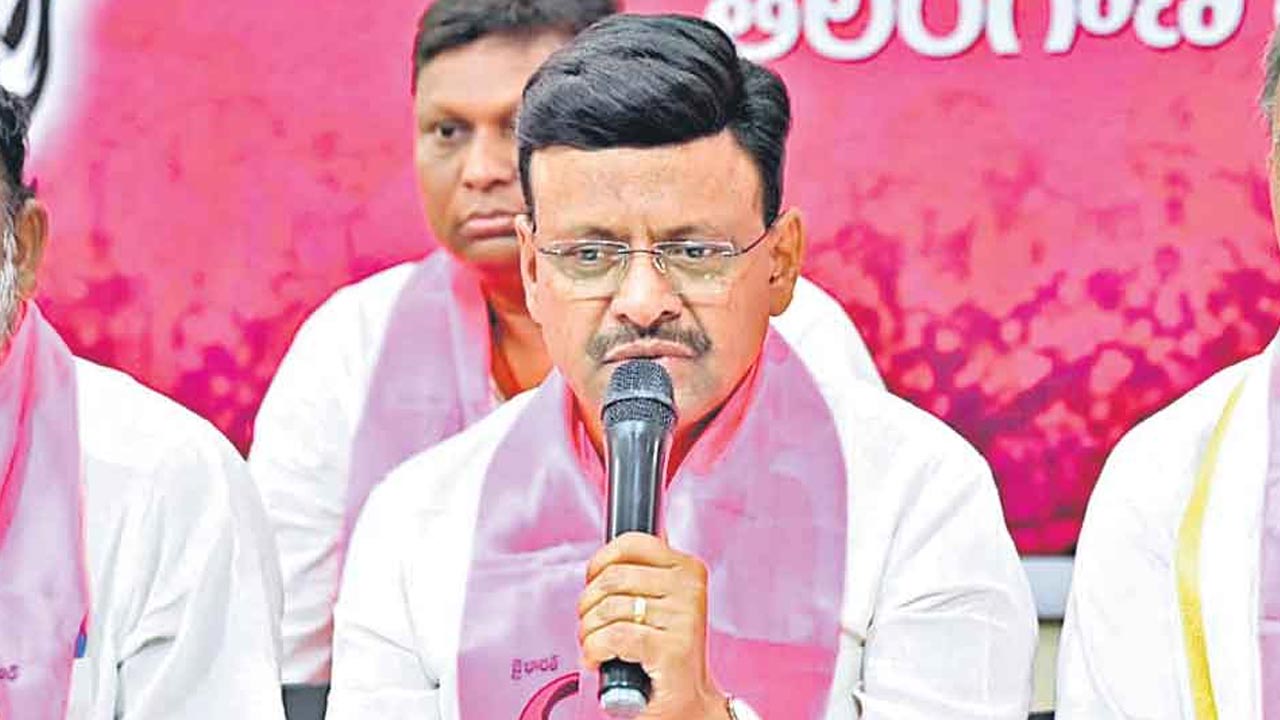 Telangana: అసెంబ్లీలో హిట్ ఎక్కిన రాజకీయం.. స్పీకర్‌పై అనుచిత వ్యాఖ్యలు చేసిన బీఆర్ఎస్ ఎమ్మెల్సీ!!..