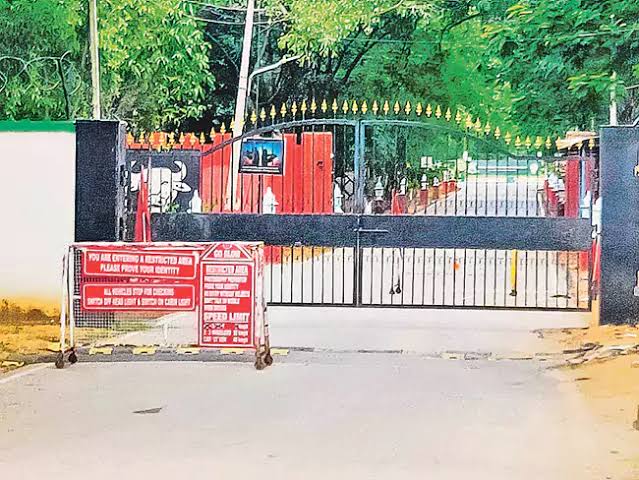 Hyd : బొల్లారంలో హైఅలర్ట్.. ఆర్మీ బేస్ వద్ద భారీగా పేలుడు పదార్థాలు