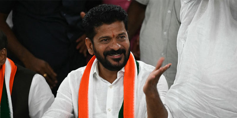 TG Politics: సురేఖ బర్తరఫ్‌.. వాళ్లందరికీ రేవంత్ సైలెంట్ వార్నింగ్‌..?