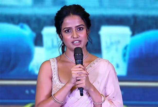 Vaishnavi Chaitanya: అప్పుడు అవమానించారు..ఇప్పుడు హీరోయిన్ అంటున్నారు!