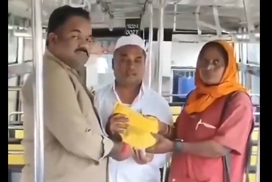 Viral : రూ.3 లక్షలు మర్చిపోయిన ప్యాసింజర్.. నిజాయితీ చాటిన కండక్టర్ (వీడియో)