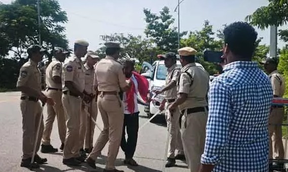 Congress : కేసీఆర్ ఫాంహౌస్ ముట్టడికి కాంగ్రెస్ పిలుపు.. ఎర్రవల్లిలో  టెన్షన్ టెన్షన్