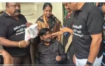 BRS : తోపులాటలో కిందపడిపోయిన జగదీశ్ రెడ్డి, ఎమ్మెల్సీ కాలికి గాయం