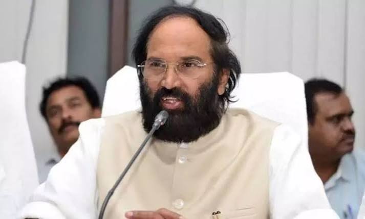 Congress : కేసీఆర్ ఏ మొహం పెట్టుకుని పాదయాత్ర చేస్తారు : మంత్రి ఉత్తమ్