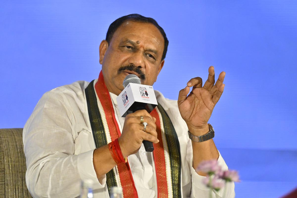 TG: కేసీఆర్‌పై మహేశ్‌కుమార్‌గౌడ్‌ ఫైర్.. ప్రతిపక్ష నేత హోదాకు న్యాయం చేయాలని డిమాండ్!