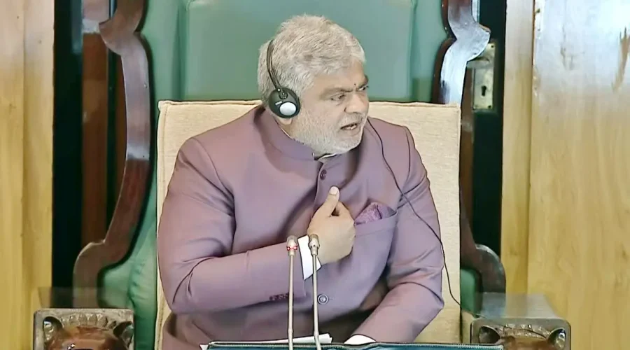 TG: ఎమ్మెల్సీలపై అనర్హత వేటు వేసే అధికారం సభకు ఉందా..?